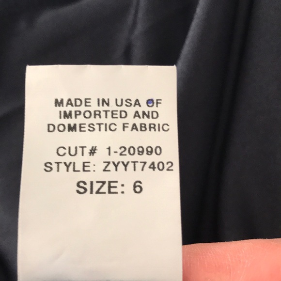 Dress - Picture 5 of 5